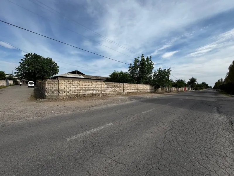 Quruq yer Yol oldida 6 sotih Zor lokatsiya Yangi Toshkent 3