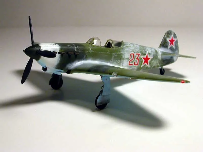 Сборная модель самолета Як-1 (Амодел, 1:72) 3