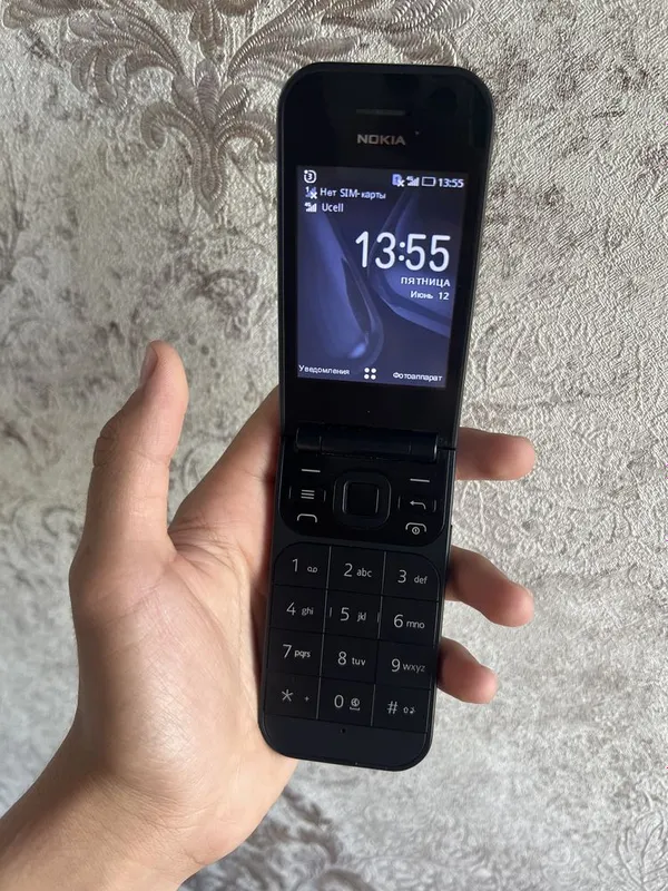 Nokia 2720 Flip