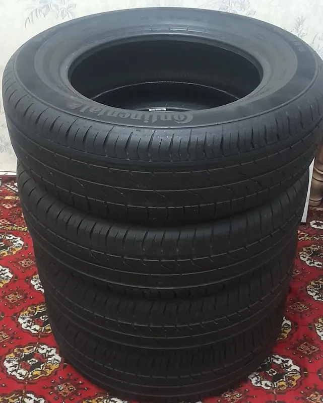 Кобальт заводские балоны Continental 195/65R15 4шт. Пробег 1000 км.