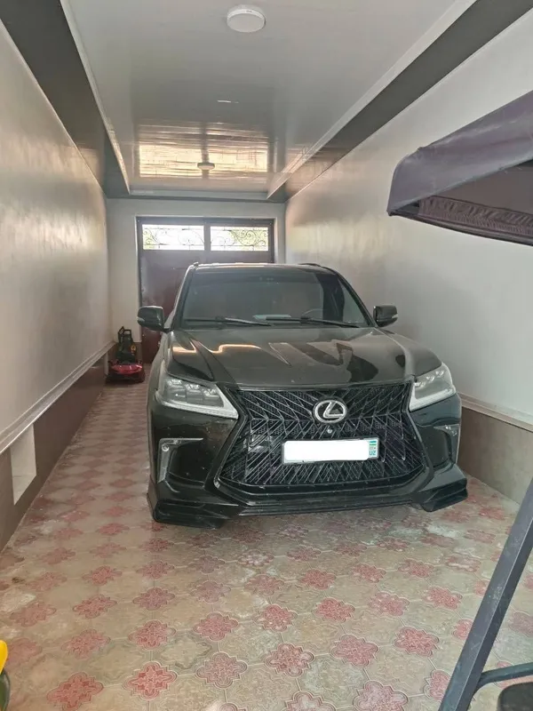 LEXUS LX570 sport+ 1 LEXUS LX570 sport+ 1