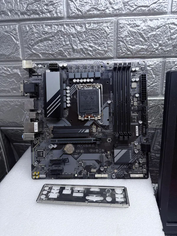 B760 DDR5 gigabyte B760 DDR5 gigabyte