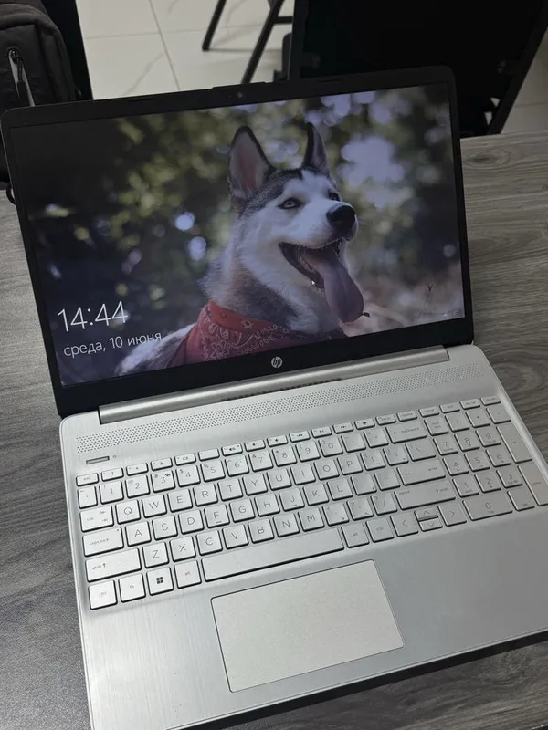 Hp laptop i3 265 ssd