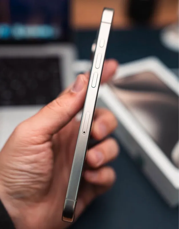 iPhone 15 pro max 2