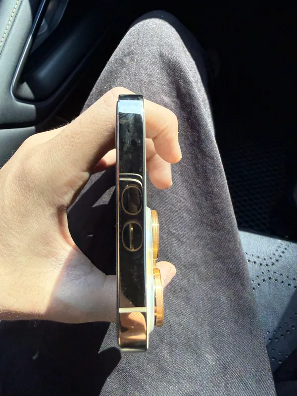 Iphone 14 pro max gold 6 Iphone 14 pro max gold 6