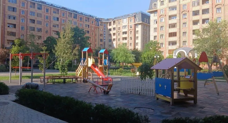 ЖК Парижен
Комнат: 2.  Аренда 9