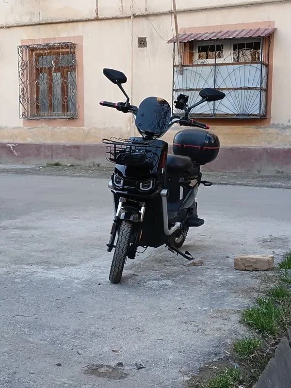 Скутр чёрно красный "Globoys" — фото 2