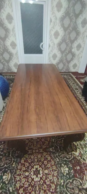 Новый стол для гостиной.