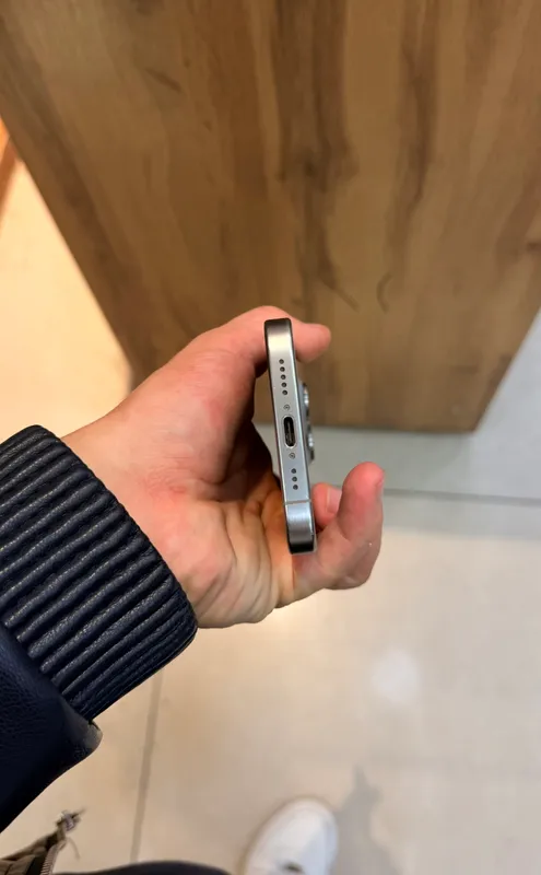 iPhone 15 Pro 6