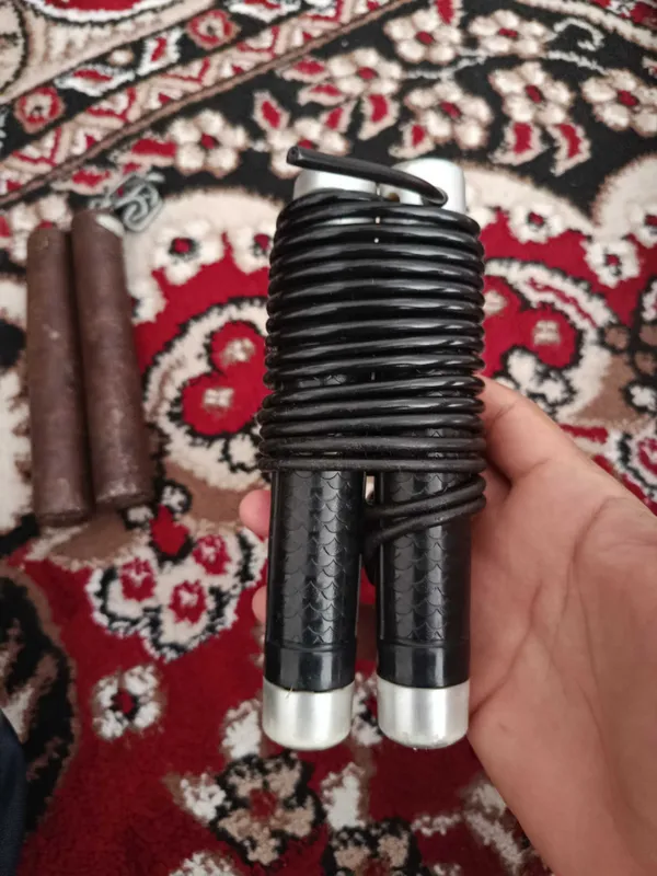 Скакалка с грузом на рукоятке 2 Скакалка с грузом на рукоятке 2