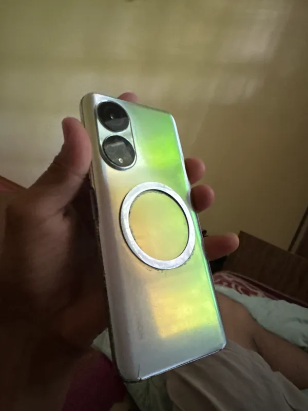 Honor x7 6/128 aybi eqranda chatlaqi bor