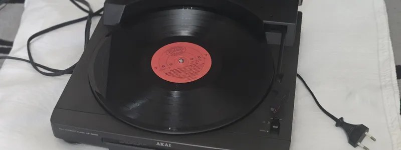 Akai vinil plastinka pleyeri 3