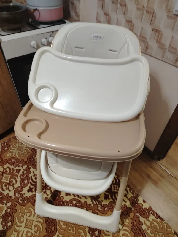 Столик для кормления детей 4