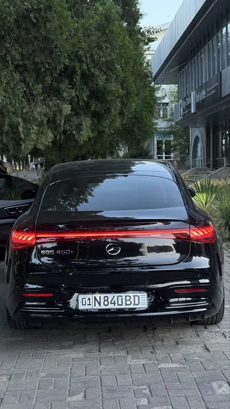 Mercedes Benz EQS450+ — фото 1