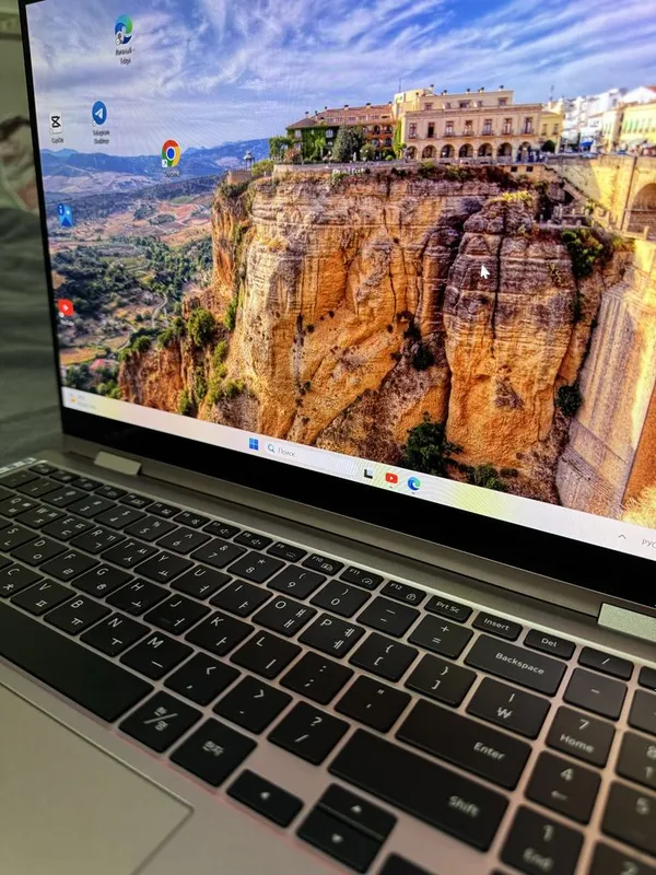 Ноутбук Samsung Galaxy Book Pro Сенсорный экран 360* — фото 3