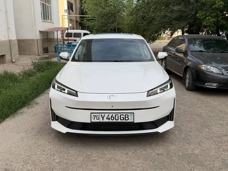 Changan A05 gibrid