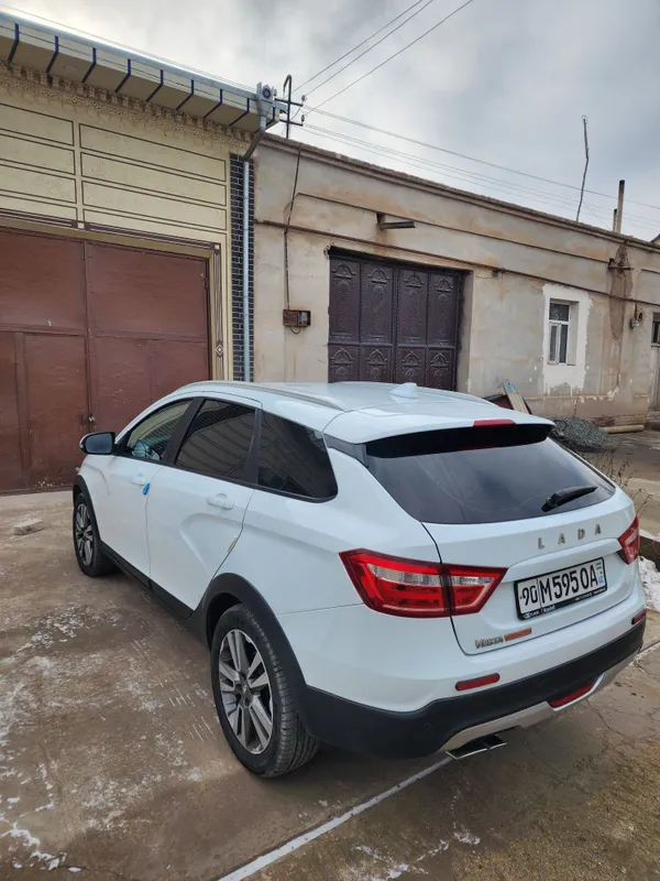 Lada vesta sw cross sotiladi — фото 1