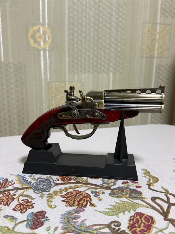 Зажигалка «Револьер»