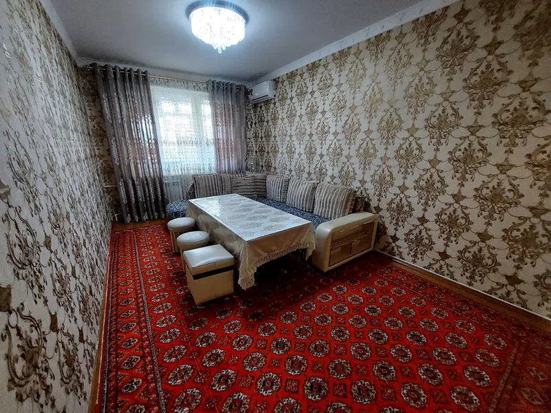 Navoiy shahar, 10-mikrorayon. Me'morlar ko'chasidan 3 xonali 5 etaj kv