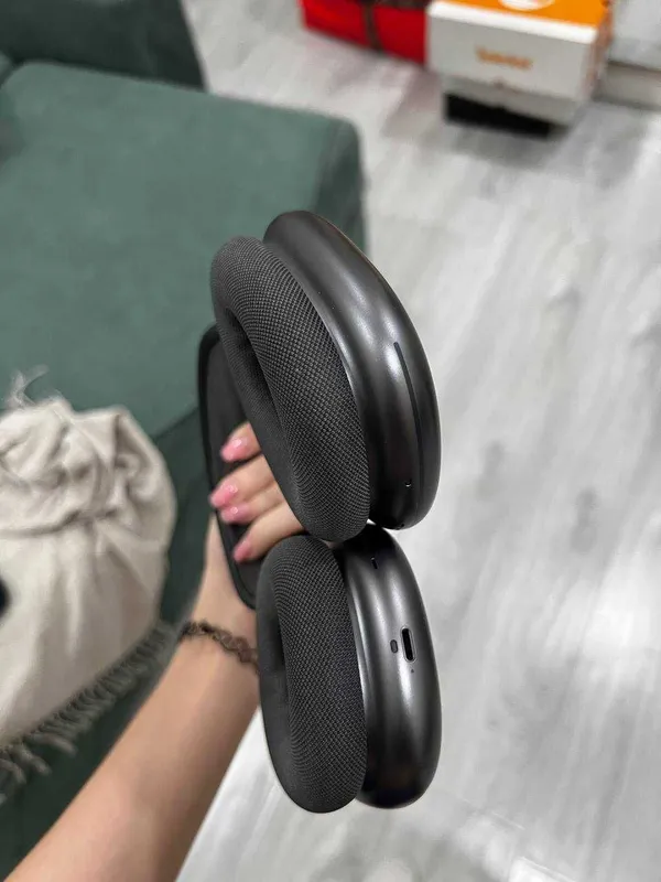 AirPods Max (2020 год) 3