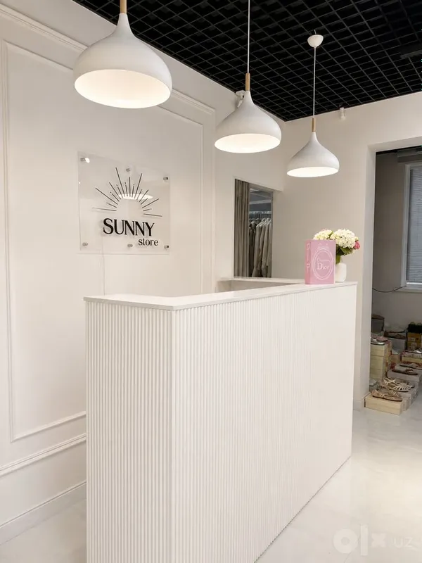 Reception desk... 1 Reception desk... 1