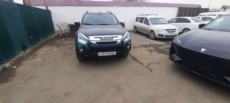 ISUZU D.Max 4X4 в аренду. Сдается на длительный срок, также есть посуточная услуга 6 ISUZU D.Max 4X4 в аренду. Сдается на длительный срок, также есть посуточная услуга 6