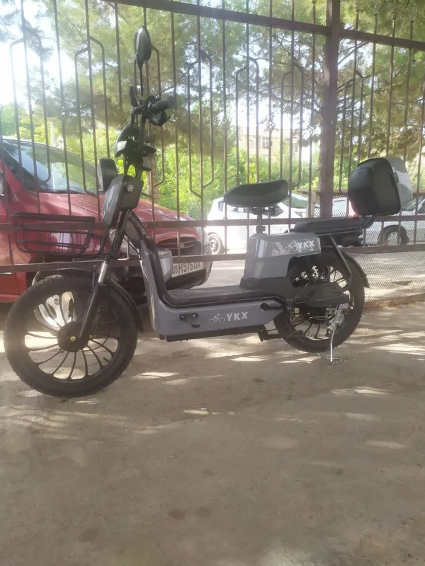 Skuter sotiladi YKX