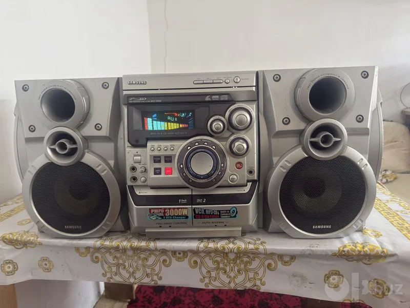 Samsung 3000w muzikalniy sentr sotiladi blutusi bo 1 Samsung 3000w muzikalniy sentr sotiladi blutusi bo 1