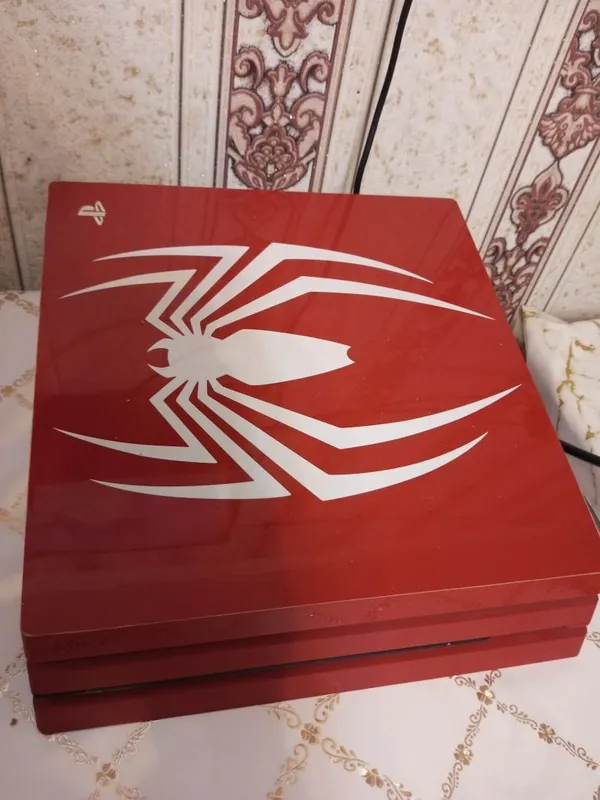 PlayStation 4 Pro Limited Edition — Marvel’s Spider-Man (1TB) — фото 1
