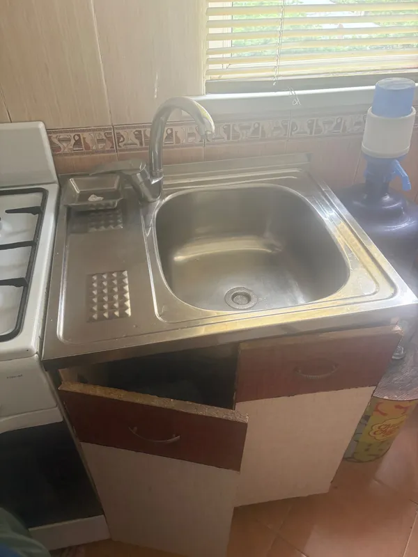 газплита, вытяжка, мойка б/у состояние хорошее 3