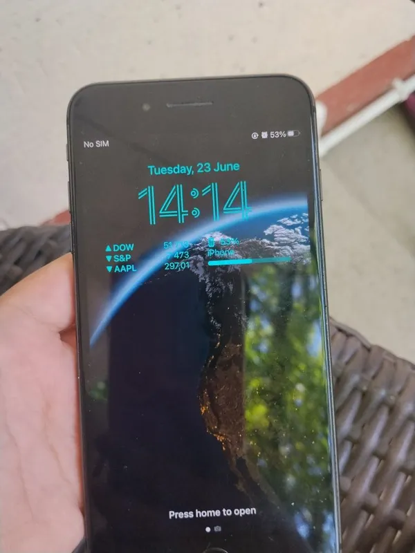 Iphone 8 plus sotiladi srochna