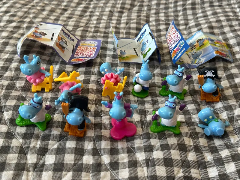Kinder o‘yinchoqlari “The Happiest Hippos” begemotlar 2 Kinder o‘yinchoqlari “The Happiest Hippos” begemotlar 2