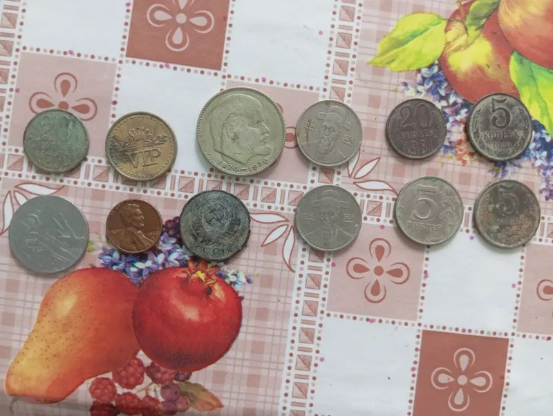 Qadimgi eski har-xil tangalar bor yahshi holatda saqlangan 4 Qadimgi eski har-xil tangalar bor yahshi holatda saqlangan 4
