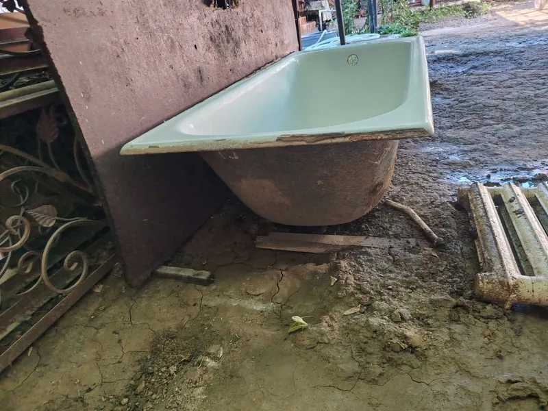 Vanna. Emalli vanna sotiladi 3