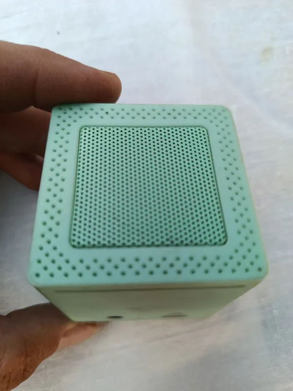 Продаётся оригинальная маленькая колонка MINISO 4