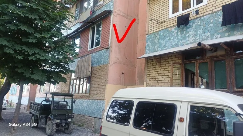 Brichmulla qishlog‘ida 2/2/4 xonadon sotiladi 2