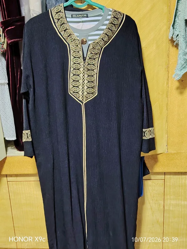 Платья в хорошем состоянии, надевались 1–2 раза. Абая 150 5 Платья в хорошем состоянии, надевались 1–2 раза. Абая 150 5