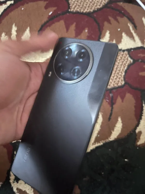 Tecno Camon 30 — фото 2