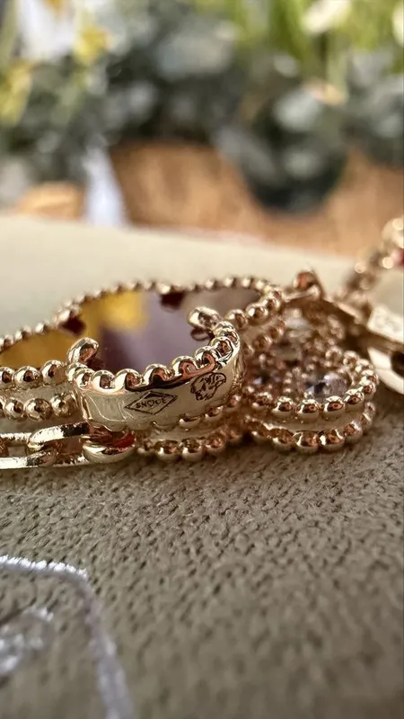 V-Gold Браслет Van Cleef & Arpels 2 V-Gold Браслет Van Cleef & Arpels 2