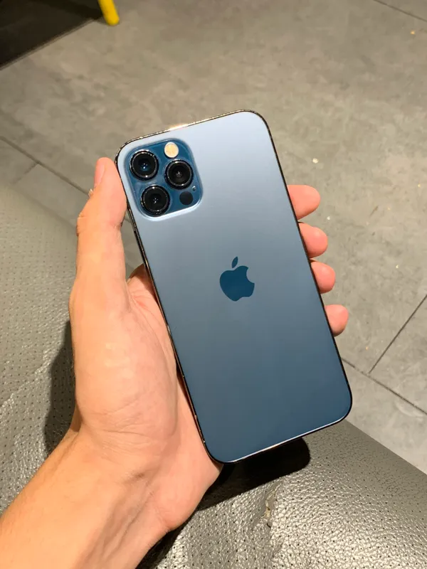iPhone 12 Pro sotiladi srocna