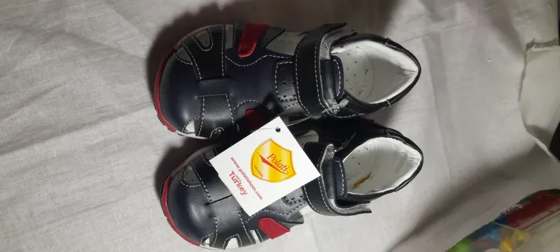 Bolalar oyoq kiyimi Bolalar oyoq kiyimi