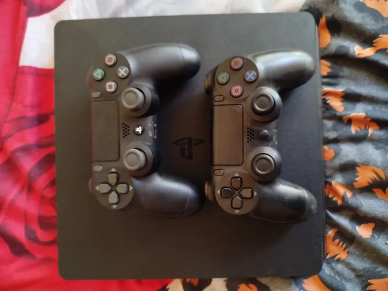 PS4 slim 500gb (spain edition) 2 PS4 slim 500gb (spain edition) 2