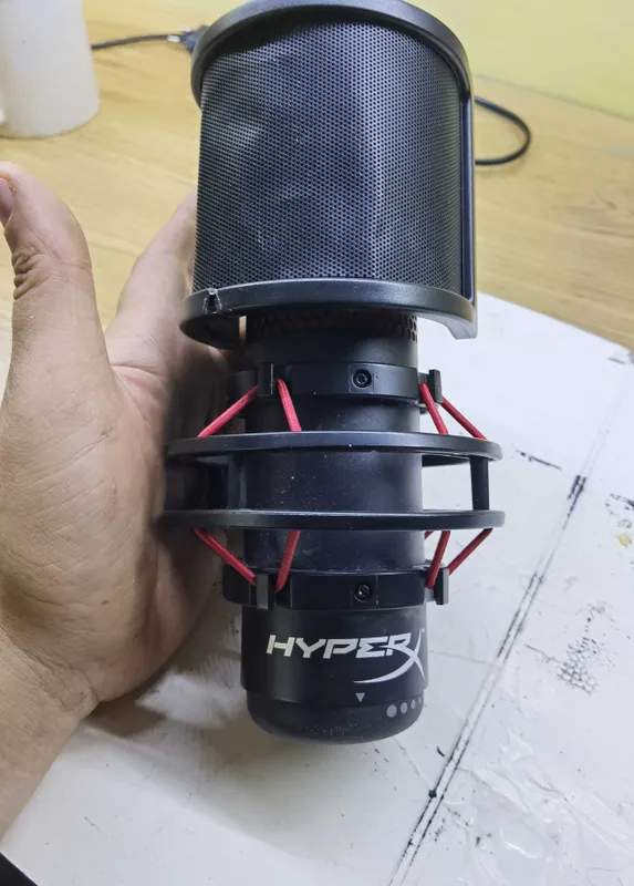 Продам HyperX Quadcast 1 Продам HyperX Quadcast 1