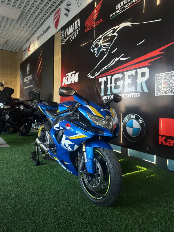 Suzuki GSXR 750cc 3 Suzuki GSXR 750cc 3