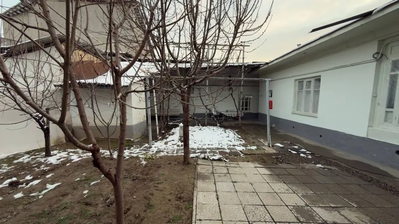 Uy sotiladi 3,45 sotiki suv, gaz, kanalizatsiya bor — фото 3