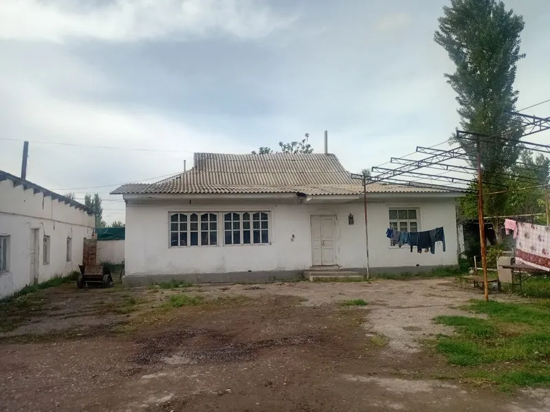 Uy sotiladi 14 sotik 1 Uy sotiladi 14 sotik 1