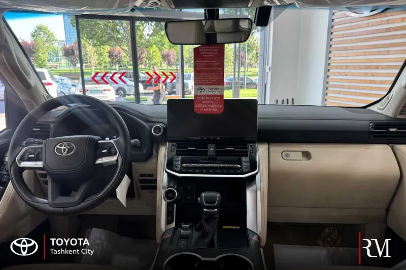 Toyota Land Cruiser 300 Luxury 5 местный 5 Toyota Land Cruiser 300 Luxury 5 местный 5