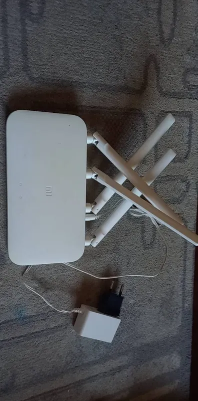 Wi-Fi роутер Xiaomi Mi Router 4C (Global Version) Wi-Fi роутер Xiaomi Mi Router 4C (Global Version)