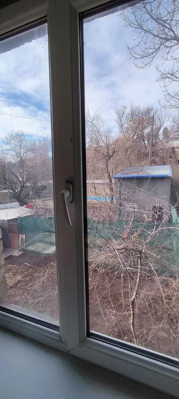 Продаётся участок 10,5 соток, город Чарвак, микрорайон Дустлик, центр — фото 3