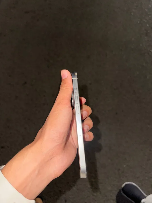 Iphone 16 pro — фото 3